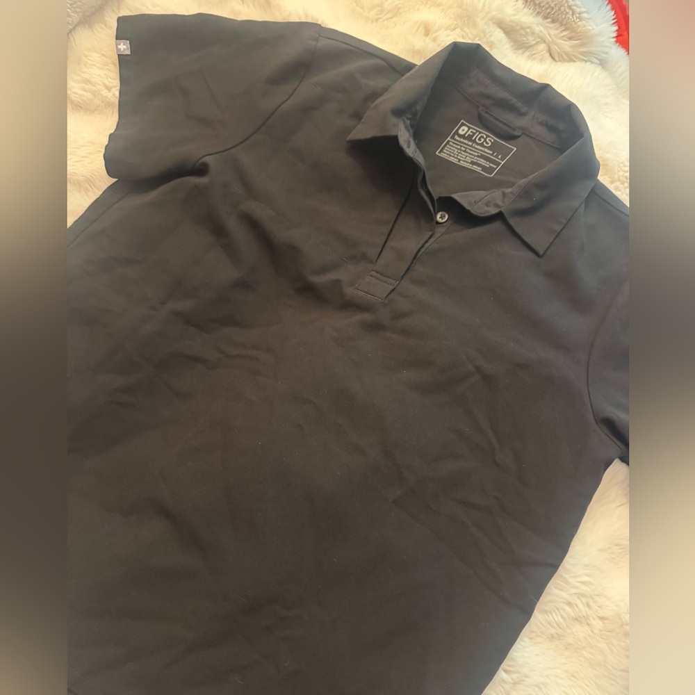 FIGS- Short sleeve collar scrub top